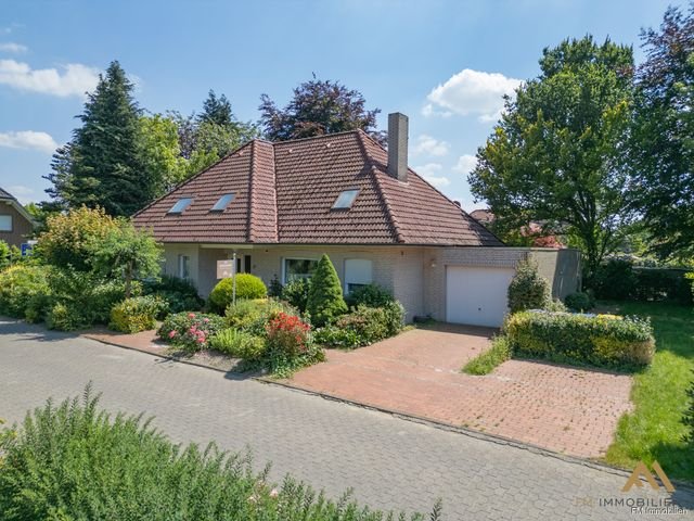 Bungalow mit Garage, großem Grundstück und gewachsenem Baumbestand in Emstek, Siedlungslage!, 49685 Emstek, Einfamilienhaus