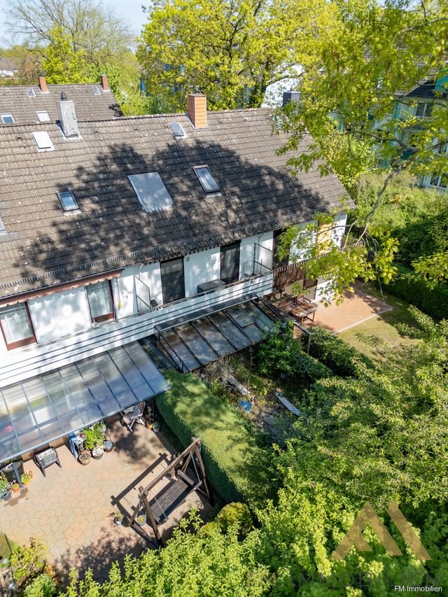 Verkauf: Stark sanierungsbedürftiges Reihenmittelhaus in Delmenhorst!, 27755 Delmenhorst, Reihenmittelhaus