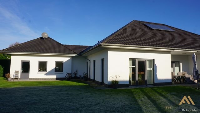 Verkauf: Gepflegter Bungalow mit Doppelgarage in Damme!, 49401 Damme, Einfamilienhaus